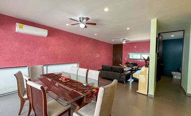 Casa en venta en privada al norte zona de Cholul