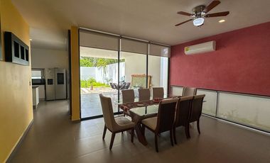 Casa en venta en privada al norte zona de Cholul