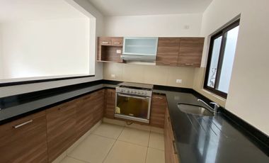 Casa en Renta Vista Bosques, con ampliación cerca de carretera México - Toluca