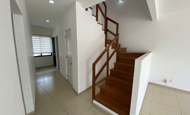 Casa en Renta Vista Bosques, con ampliación cerca de carretera México - Toluca