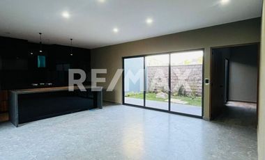 Residencia Fraccionamiento Alamos Tres Marías - (3)