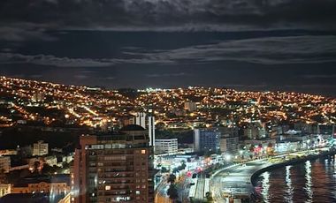 EXCLUSIVO DÚPLEX, MODERNIDAD Y VISTA PANORÁMICA A VAPARAÍSO