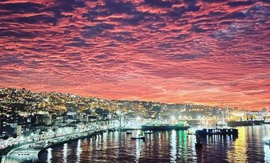 EXCLUSIVO DÚPLEX, MODERNIDAD Y VISTA PANORÁMICA A VAPARAÍSO