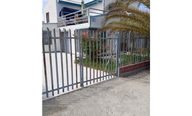 SE ARRIENDA AMPLIA CASA EN CALDERILLA