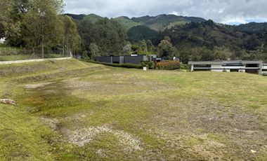 Lote en exclusiva urbanización sector Fizebad