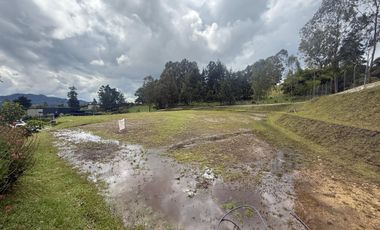 Lote en exclusiva urbanización sector Fizebad
