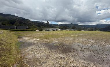 Lote en exclusiva urbanización sector Fizebad
