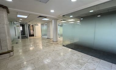Local Comercial en Arriendo en Avenida Providencia / Andrés de Fuenzalida