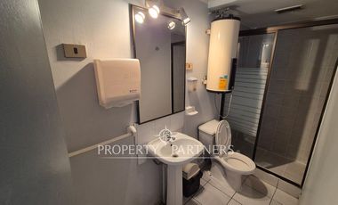 Amplia oficina amoblada en edificio orientado a la salud en pleno Balmaceda