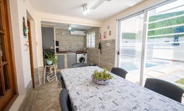 SE VENDE CASA A METROS DEL PARQUE FEDERAL