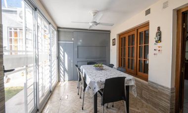 SE VENDE CASA A METROS DEL PARQUE FEDERAL