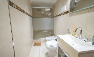 SE VENDE CASA A METROS DEL PARQUE FEDERAL