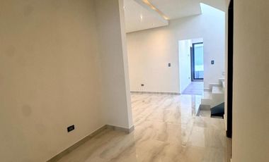 CASA EN VENTA CUMBRES ELITE PREMIER PRIVADA EVEREST