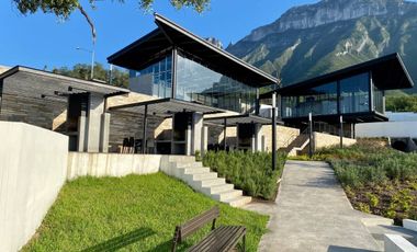 CASA EN VENTA CUMBRES ELITE PREMIER PRIVADA EVEREST