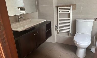 Pocuro  Llewellyn Jones , 2 estacionamientos, 2 bodegas.