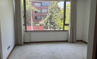 Pocuro  Llewellyn Jones , 2 estacionamientos, 2 bodegas.