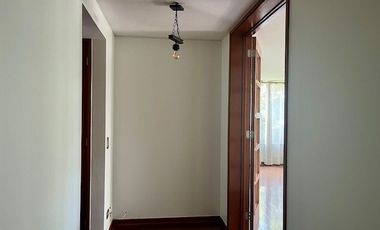 Pocuro  Llewellyn Jones , 2 estacionamientos, 2 bodegas.