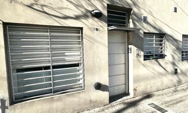 VENTA HERMOSO PH EN VILLA BALLESTER SIN EXPENSAS