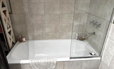 VENTA HERMOSO PH EN VILLA BALLESTER SIN EXPENSAS