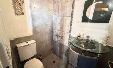 VENTA HERMOSO PH EN VILLA BALLESTER SIN EXPENSAS