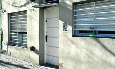 VENTA HERMOSO PH EN VILLA BALLESTER SIN EXPENSAS