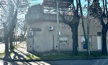 VENTA HERMOSO PH EN VILLA BALLESTER SIN EXPENSAS