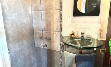 VENTA HERMOSO PH EN VILLA BALLESTER SIN EXPENSAS