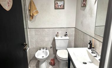 VENTA HERMOSO PH EN VILLA BALLESTER SIN EXPENSAS