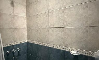 VENTA CASA MULTIFAMILIAR EN MATADEROS CON COCHERA