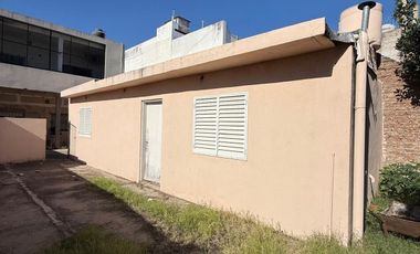 VENTA CASA MULTIFAMILIAR EN MATADEROS CON COCHERA