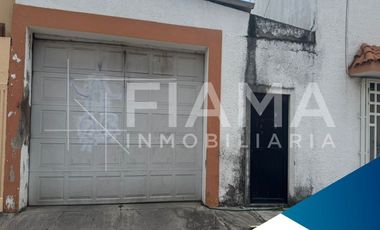 CASA DUPLEX CON TERRENO BARDEADO EN VENTA, EN COL. PEÑITA , TEPIC, NAY. (EL)