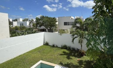 CASA EN VENTA EN PRIVADA RESIDENCIAL, CHOLUL, MÉRIDA