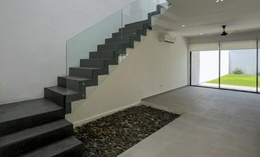 CASA EN VENTA EN PRIVADA RESIDENCIAL, CHOLUL, MÉRIDA
