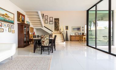 CASA EN ESQUINA EN VENTA, PRIVADA RESIDENCIAL EN ALTABRISA, MÉRIDA, YUCATÁN