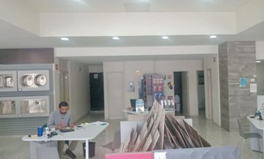 Excelente local comercial en Xalostoc