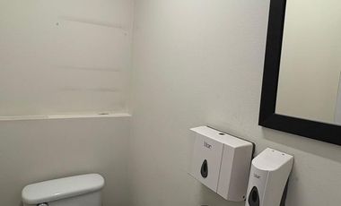 EXCELENTE OFICINA EN PLANTA BAJA  DE 40 M2 EN SATELITE