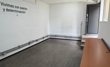 EXCELENTE OFICINA EN PLANTA BAJA  DE 40 M2 EN SATELITE