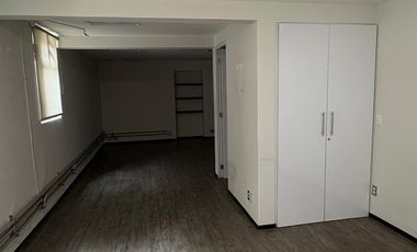 EXCELENTE OFICINA EN PLANTA BAJA  DE 40 M2 EN SATELITE