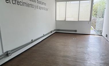 OFICINA EN RENTA 45M2 CON TERRAZA EN SATELITE