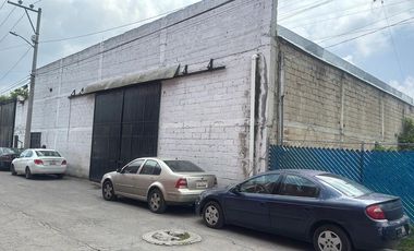 Bodega industrial frente a zona industrial Lerma excelente ubicación