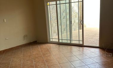 CASA EN VENTA HABITACIONAL O PARA NEGOCIO