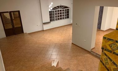 CASA EN VENTA HABITACIONAL O PARA NEGOCIO