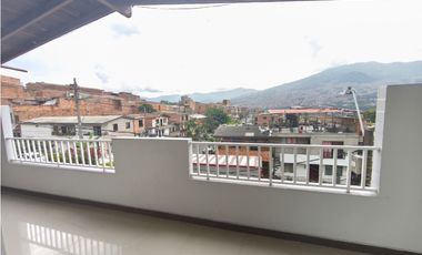 CASA EN VENTA UBICADA EN ARANJUEZ CON ACABADOS MORDERNOS