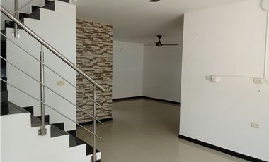 SE ARRIENDA CASA FAMILIAR EN CONJUNTO CERRADO, SANTA MARTA