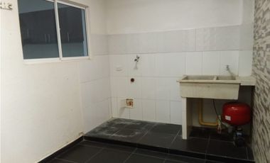 SE ARRIENDA CASA FAMILIAR EN CONJUNTO CERRADO, SANTA MARTA