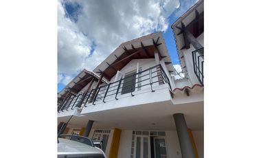 VENDEMOS CASA CONJUNTO CERCA DE MAKRO VILLAVICENCIO-META