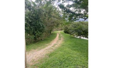 LOTE EN VENTA EN LAGOS DE MARACAIBO-VIA TIENDA NUEVA