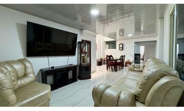 Casa bifamiliar de dos pisos en venta - Barrio Colombina Palmira Valle