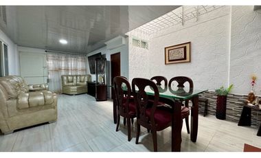 Casa bifamiliar de dos pisos en venta - Barrio Colombina Palmira Valle