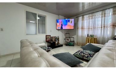 Casa bifamiliar de dos pisos en venta - Barrio Colombina Palmira Valle
